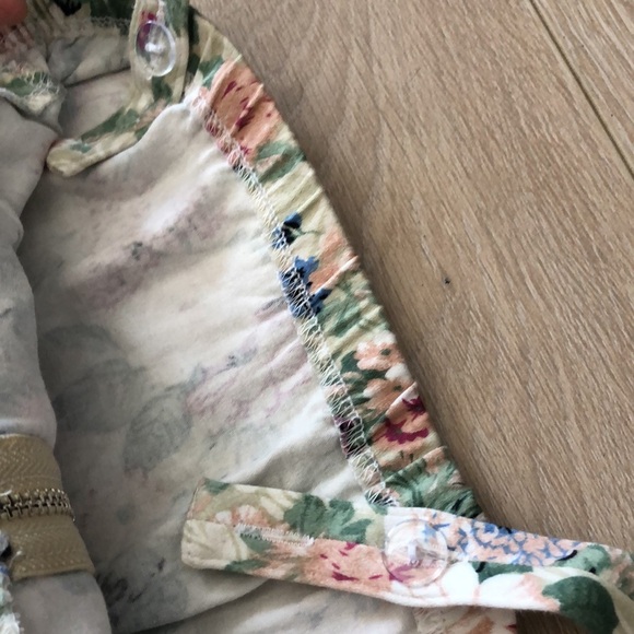 Floral Crop Top with Adjustable Straps - Picture 3 of 7